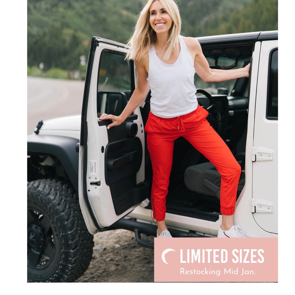 Women’s Zyia Everywhere joggers. Size small